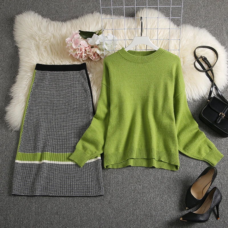 Женский трикотажный костюм ALPHALMODA свитер и юбка ярких цветов Осень зима