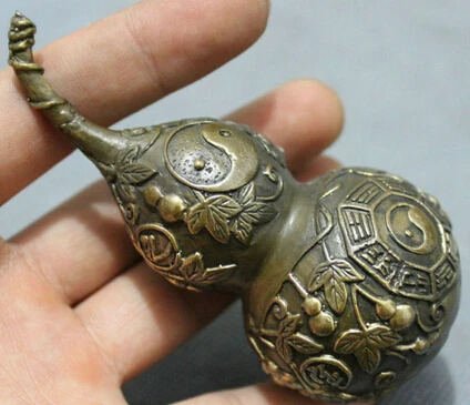 

Copper Brass CHINESE crafts Asian Elaborate Chinese Old-style folk geomantic gourd-shape auspicious copper statue