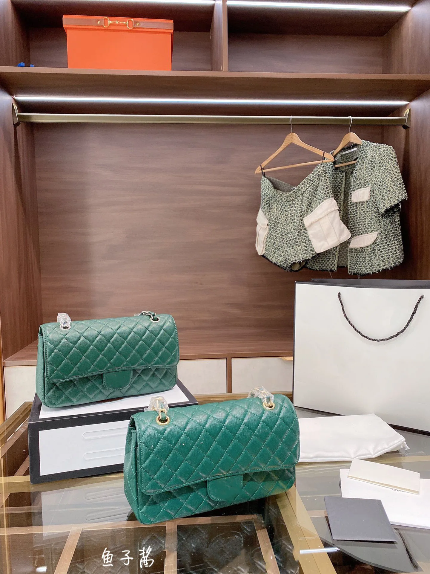 

100456 2021New classic chain one shoulder messenger bag for women