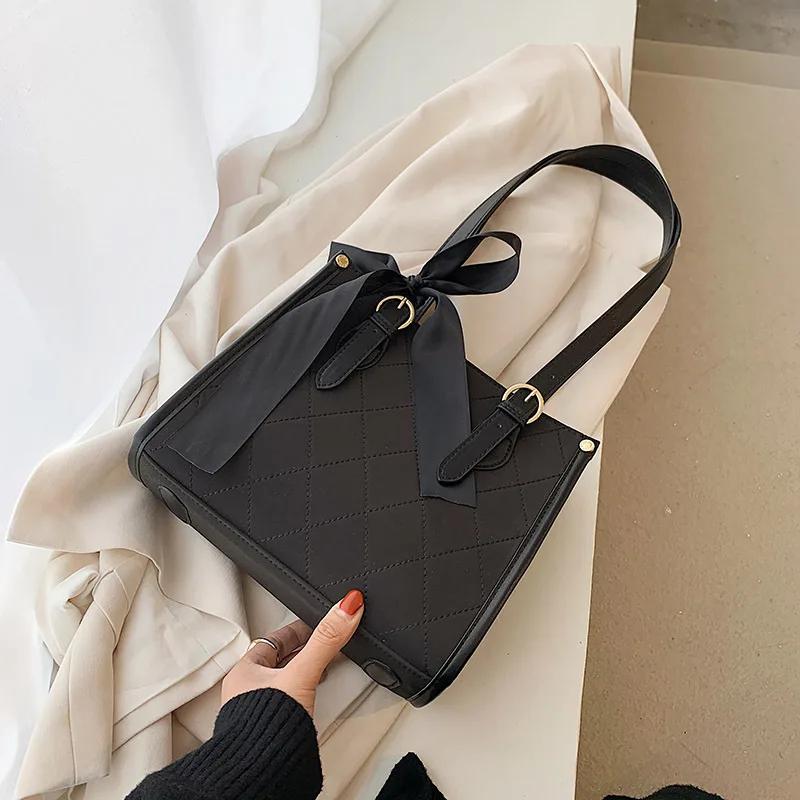 

New bucket bag women's fashion underarm bag casual handbag satchels