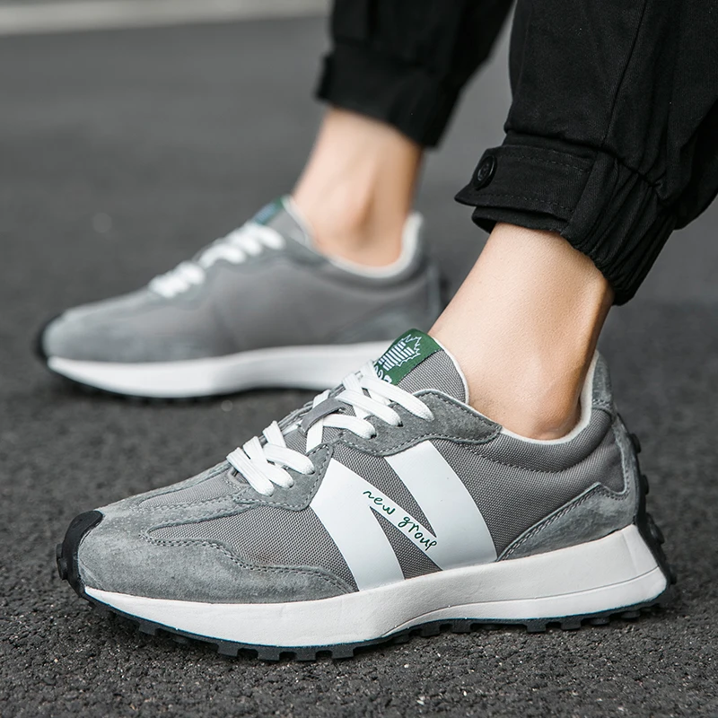 

New Luxury Couples Jogging Sneakers Black Men And Women Sports Shoes Brand Gym Sneakers Unisex Anti-Slip Youth Shoes Running