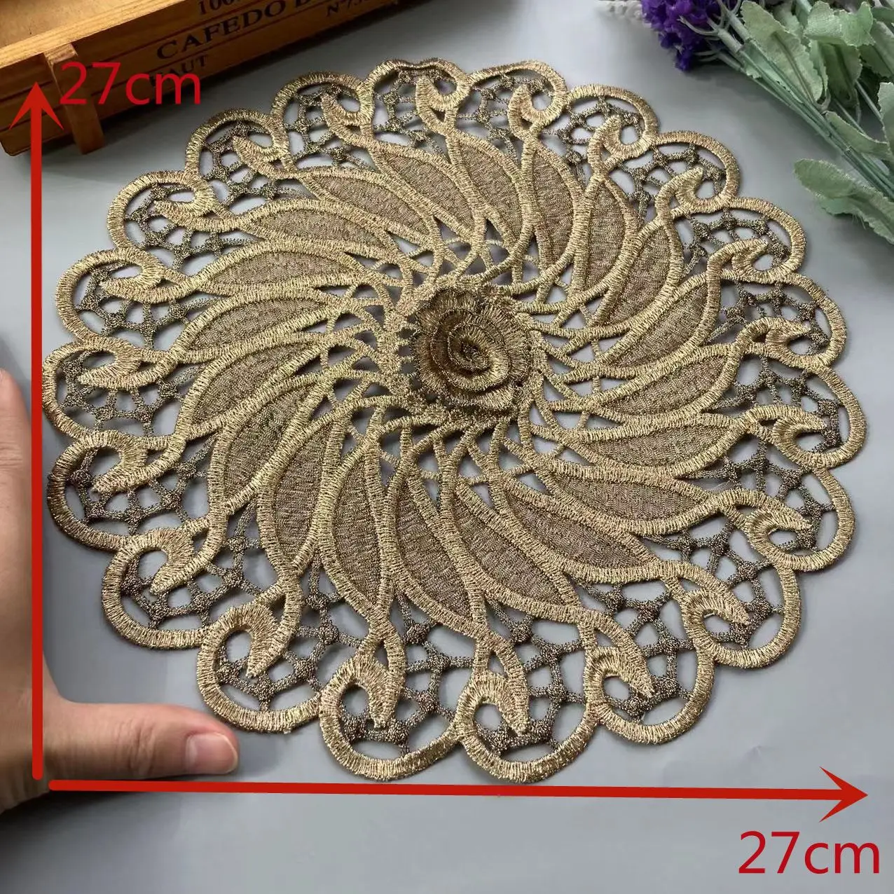 

2 pcs Gold 3D Lace Round Embroidery Table Place Mat Christmas Pad Cloth Placemat Cup Mug Wedding Tea Coaster Doily Kitchen Hot