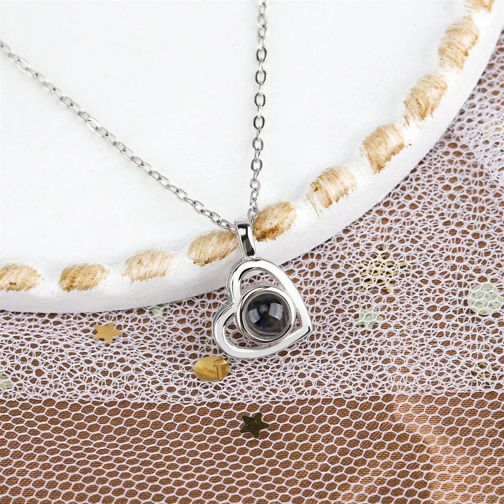 

Personalized Photo Name Heart Projection Necklace Custom 100 Languages I Love You Pendant Romantic Jewelry Gift For Women Couple