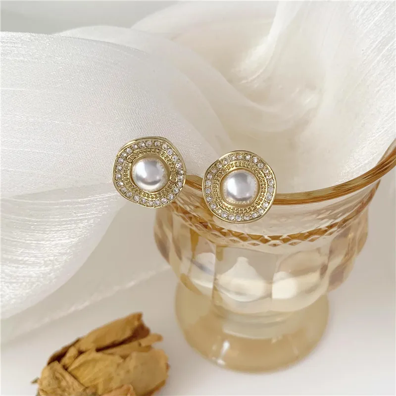 

Simple Imitation Pearls Round Clip on Earrings No Pierced Non Piercing Ear Cubic Zircon Big Women Earrings