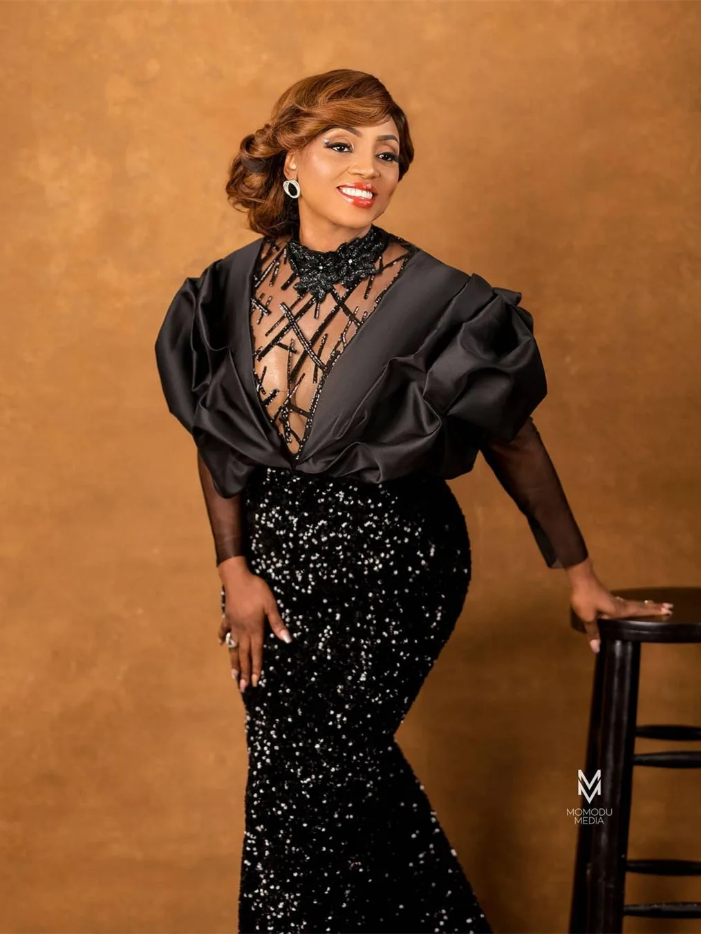 

Glitter Black Evening Gowns Ruffles Tulle Long Length With Train Sequins High Neck Prom Dresses Aso Ebi Style