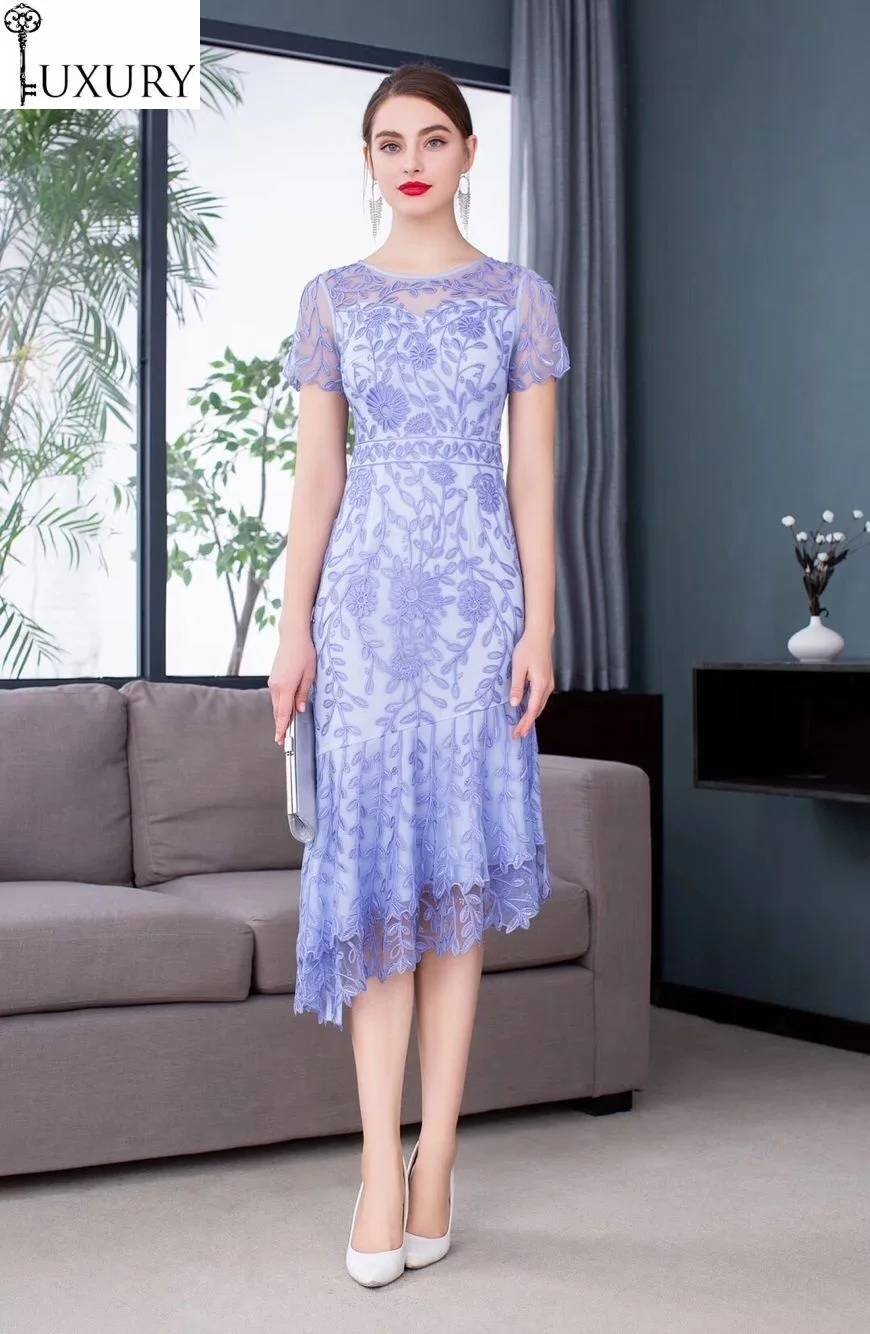 Женское коктейльное платье с круглым вырезом асимметричное из сплава роскошной