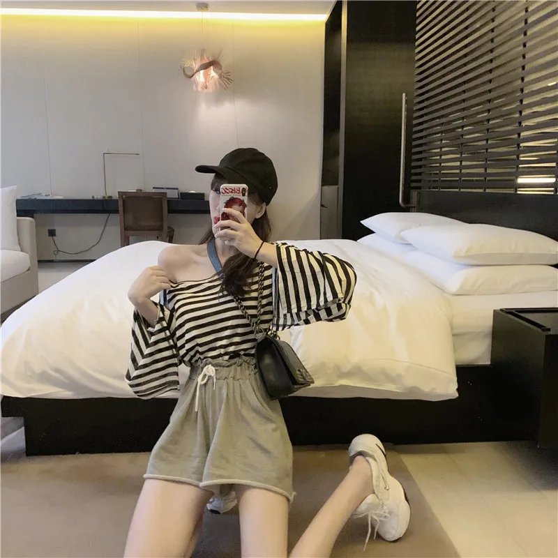 

Kimutomo Women Striped T-shirts Spring 2021 Hong Kong Style Female Slash Neck Long Sleeve Chic Pullovers Outwear Casual