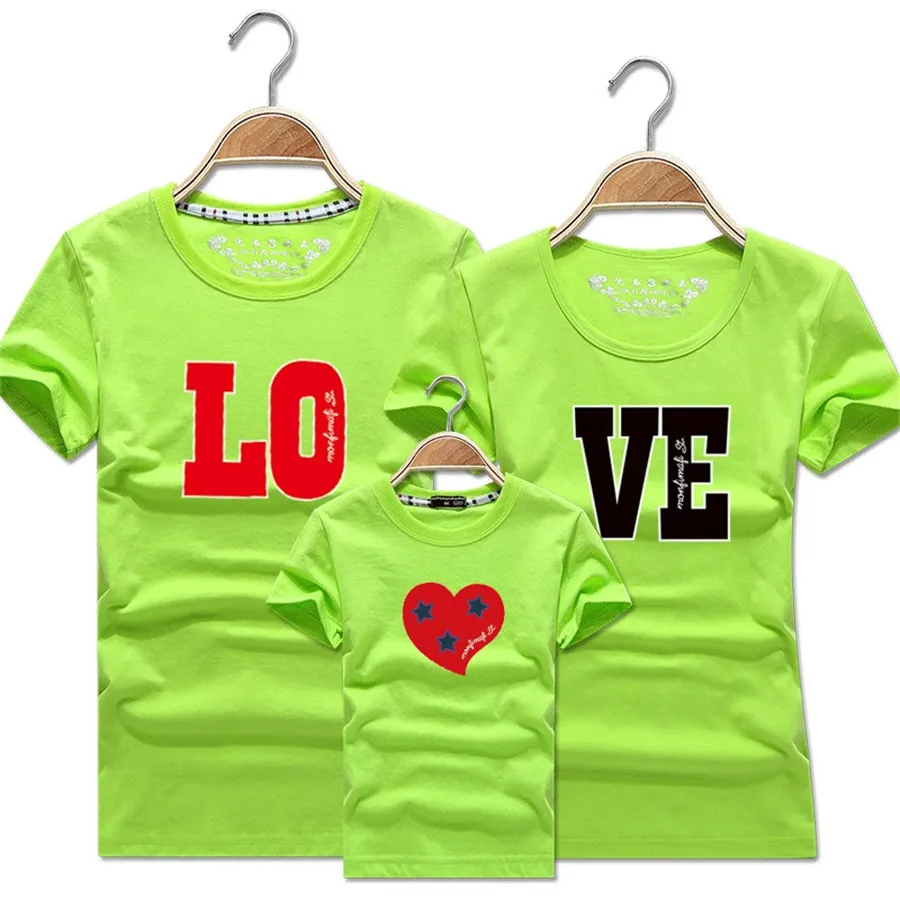 Одежда для мамы и дочери семейный образ надпись Love принт мама ребенок сын папа