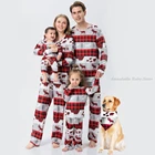 Рождественская Пижама, семейная Пижама 2022 с собакой, семейные сочетающиеся пижамы, красно-серая полосатая одежда для сна, зимний топ + штаны, одежда для детей и взрослых
