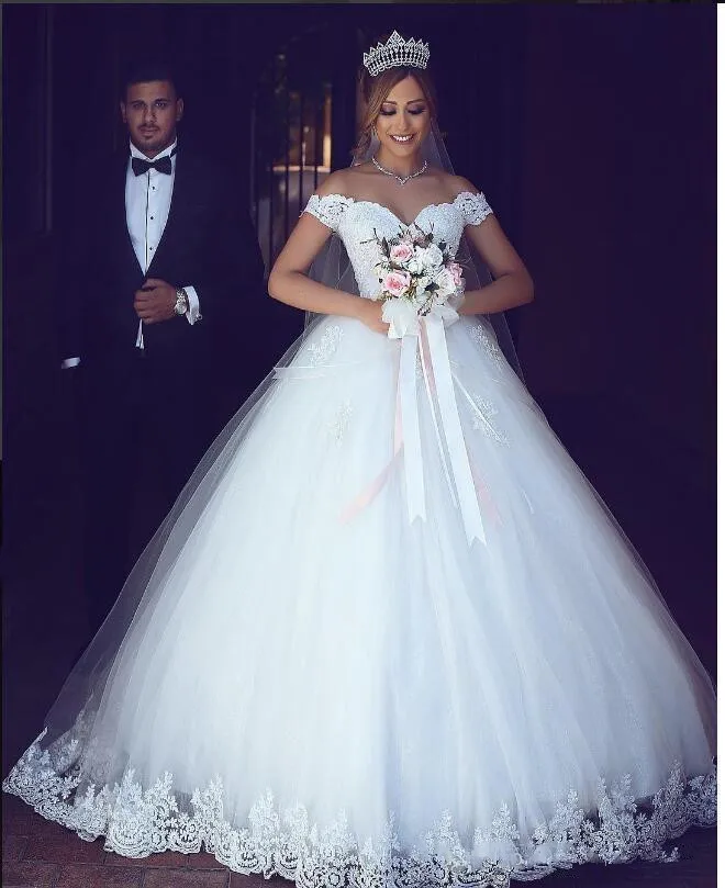 

Newest 2019 Modern Wedding Dresses Simple Sweetheart Off Shoulder Lace Appliques Beaded Illusion Floor Length Tulle Plus Size