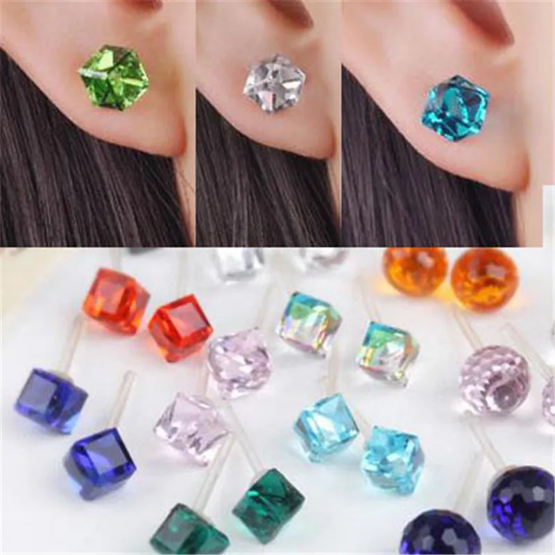 Серьги гвоздики с квадратными кристаллами белый красный синий