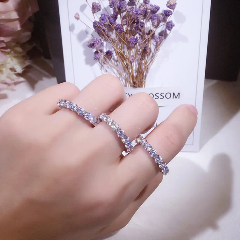 

Кольцо женское из серебра 925 пробы, с фианитом 4 мм