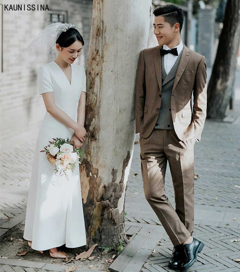 Белое длинное свадебное платье с коротким рукавом и V-образным вырезом | Свадьбы