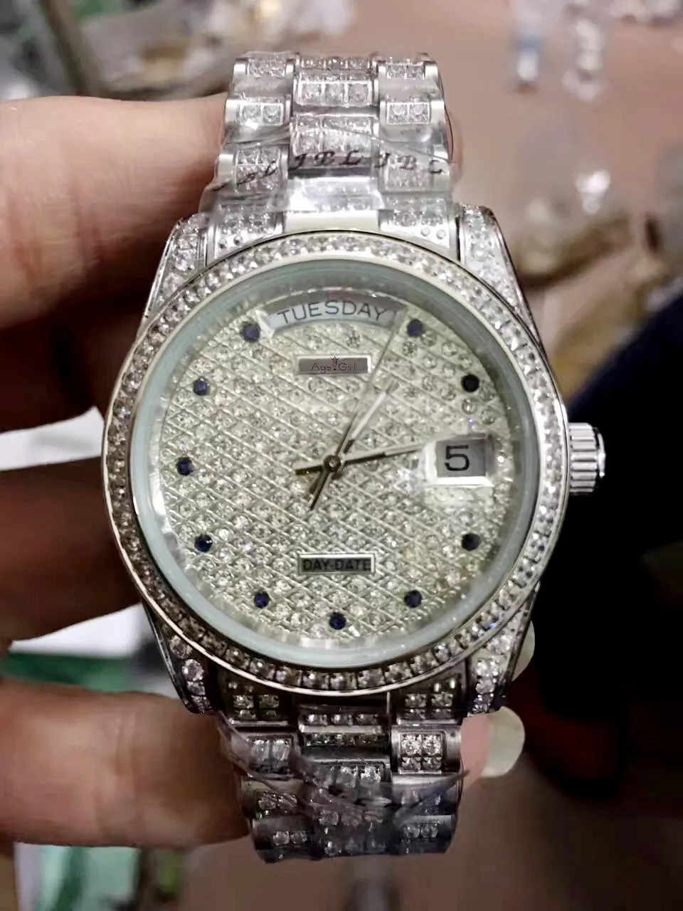 

Classic New Mens Daydate Gold Silver Full Diamonds Watch Automatic Mechanical Stainless Steel Sapphire Glass Sports Watches