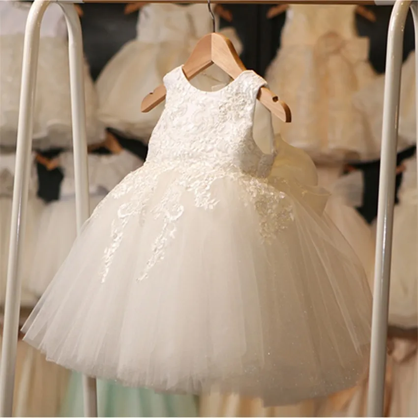 

Белое платье для маленьких девочек, детское платье принцессы на 1 год рождения, свадебная одежда с цветочным рисунком, платье для крещения м...