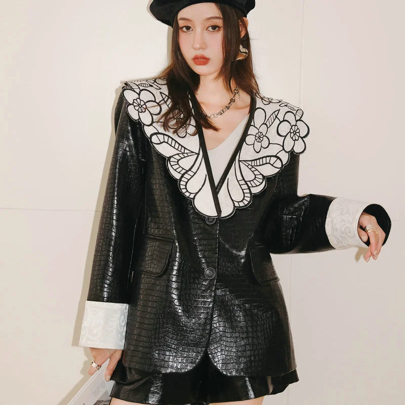 

8957 garden past leather jacket autumn new V-neck color contrast top fashion trendy jacquard leather jacket