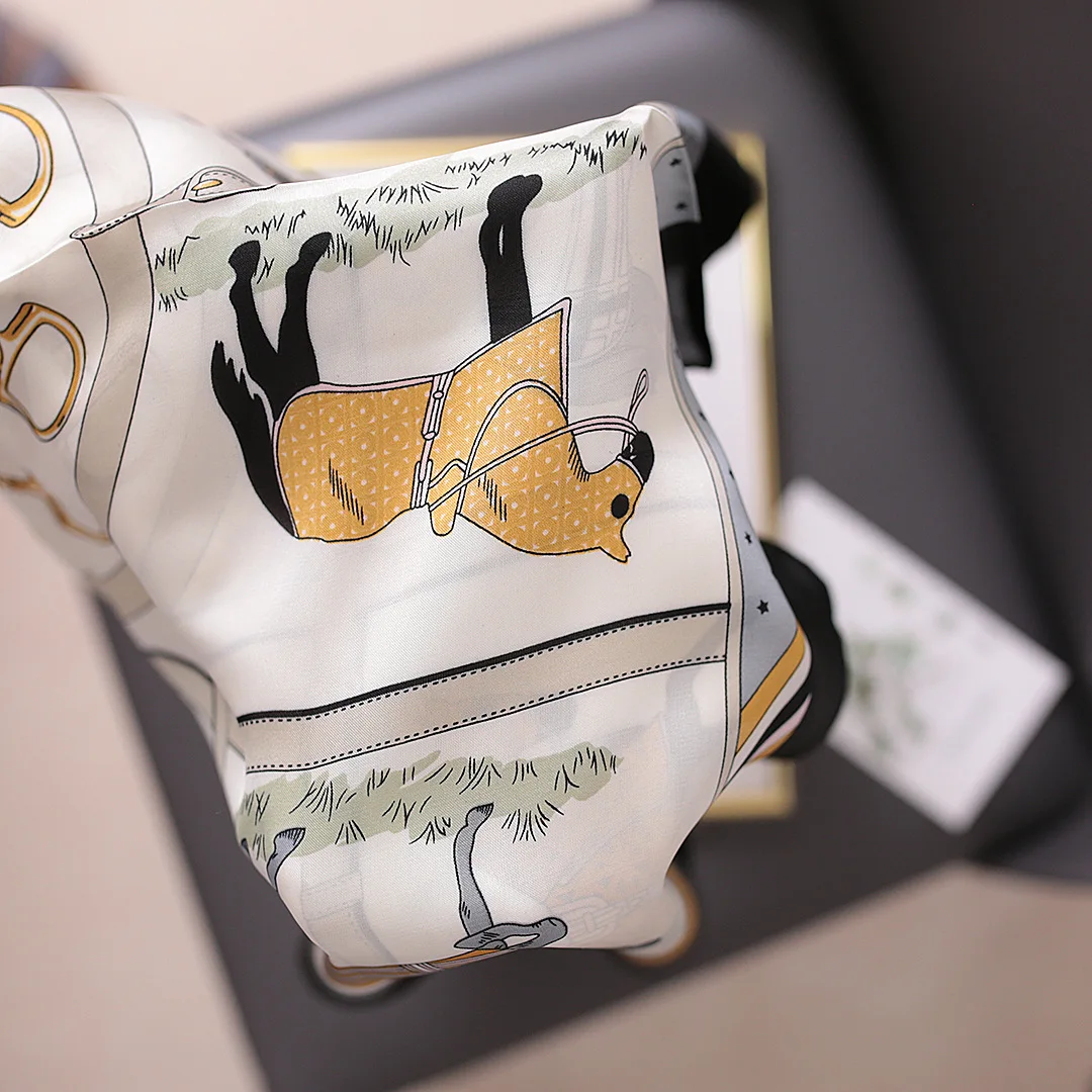 2021 Шелковый квадратный шарф Женская атласная бандана сумочка с принтом шарфы