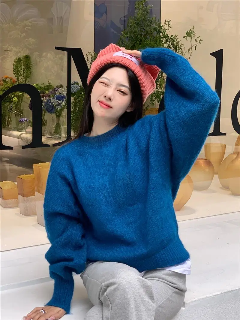 

New Style in Autumn and Winter 2020, Women's Retro Sexy Blue Knitted Sweater, Loose and Large, Round Neck and Long Sleeve Top