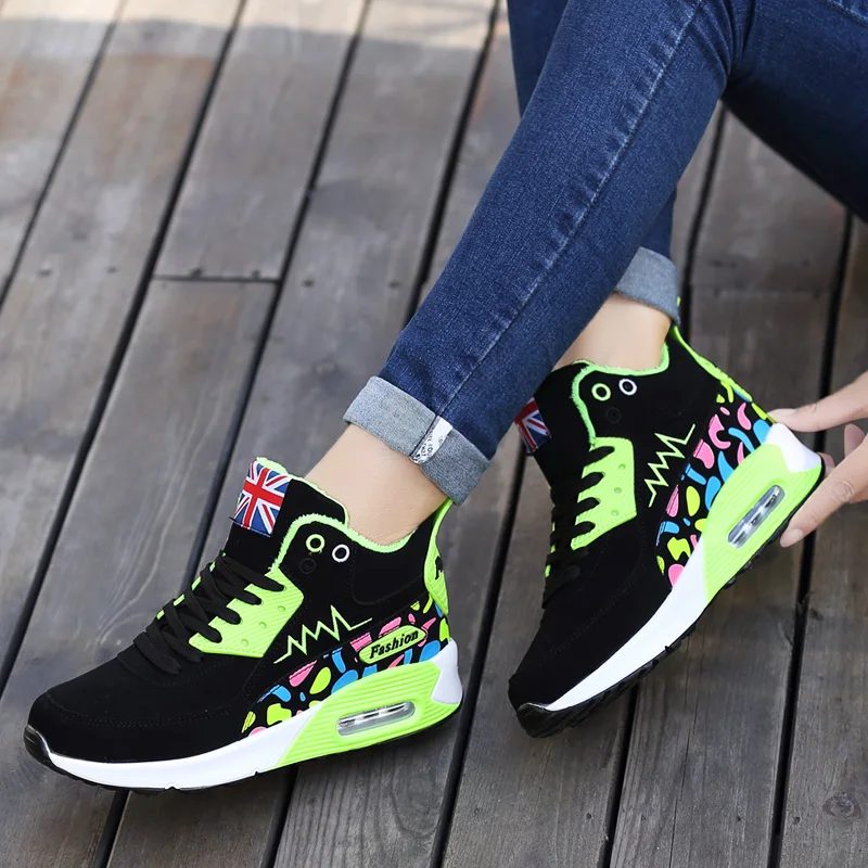 

Амортизирующая женская обувь для бега; Плюшевые зимние кроссовки, визуально увеличивающие рост; Разноцветные спортивные туфли на танкетке;...