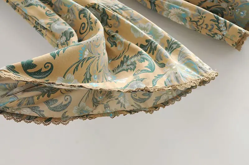 

2021 New Women's Autumn Crop Tops Long Sleeve Printing Mini Shirts Slash Neck Rayon Lace T-shirt Ruffles Retro Elegant Blouses