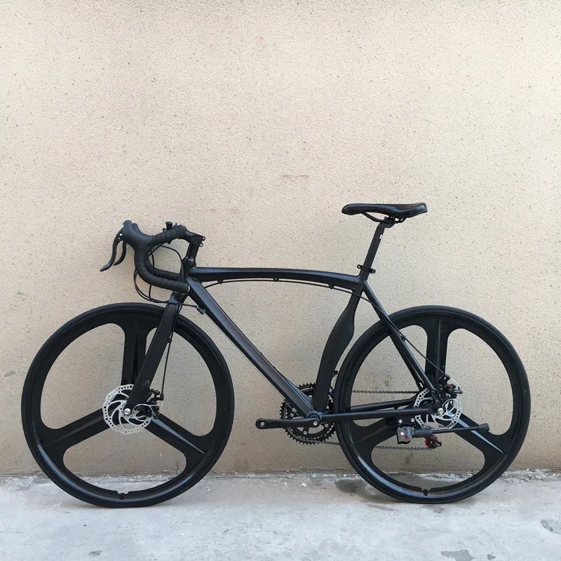 Шоссейный велосипед с рамой из алюминиевого сплава