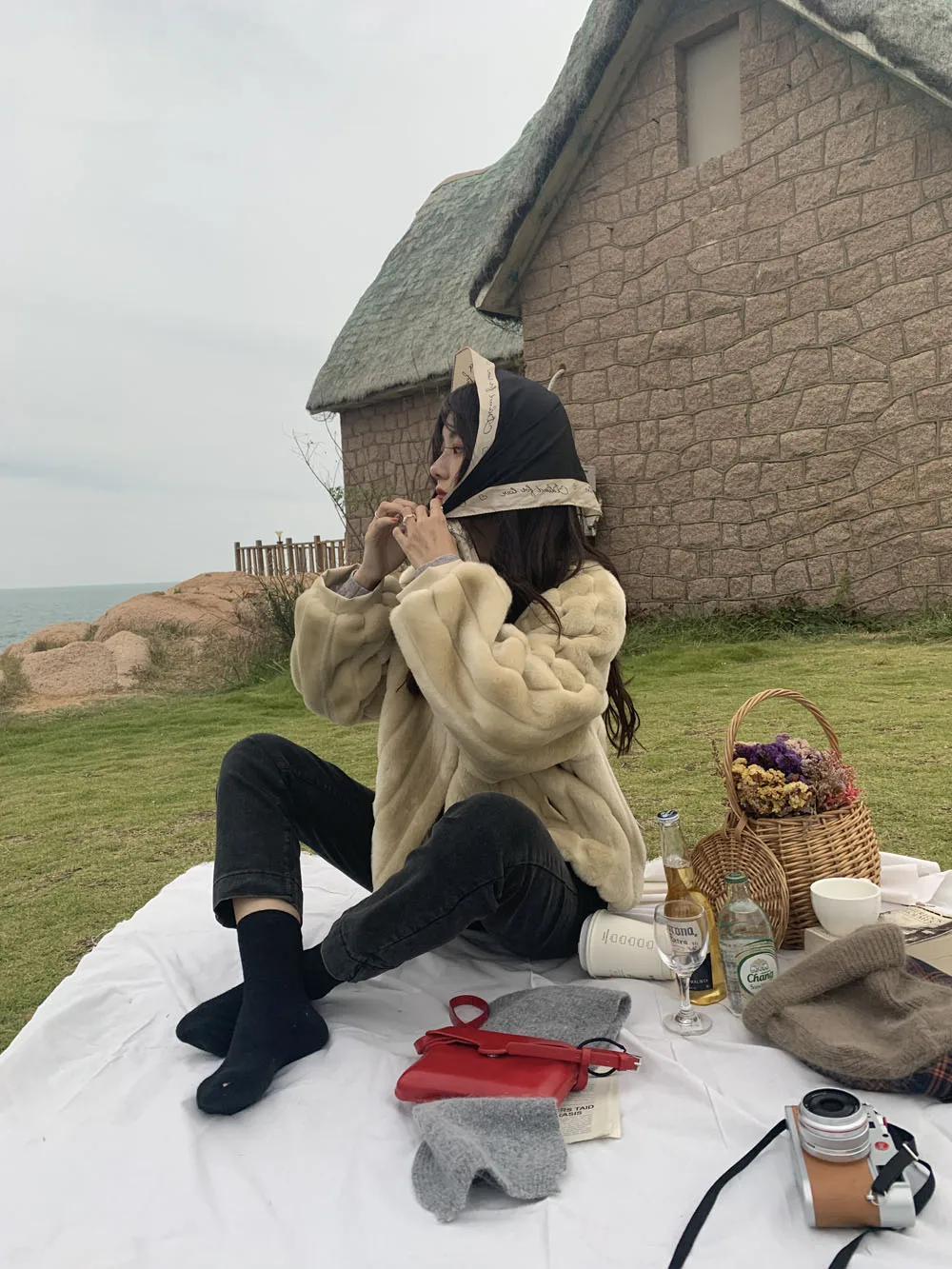 Женское меховое пальто с воротником стойкой маленькое теплое в полоску