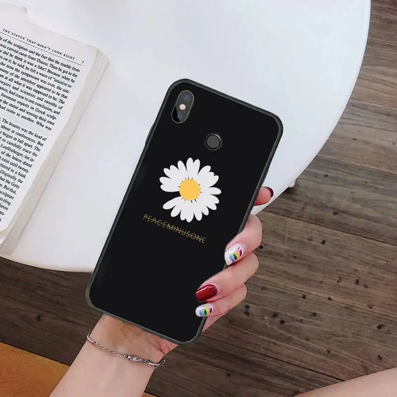 

Black White Daisy Phone Case For Xiaomi Redmi 7 9t 9se k20 mi8 max3 lite 9 note 8 9s 10 pro Soft Silicone Shell Cover Funda