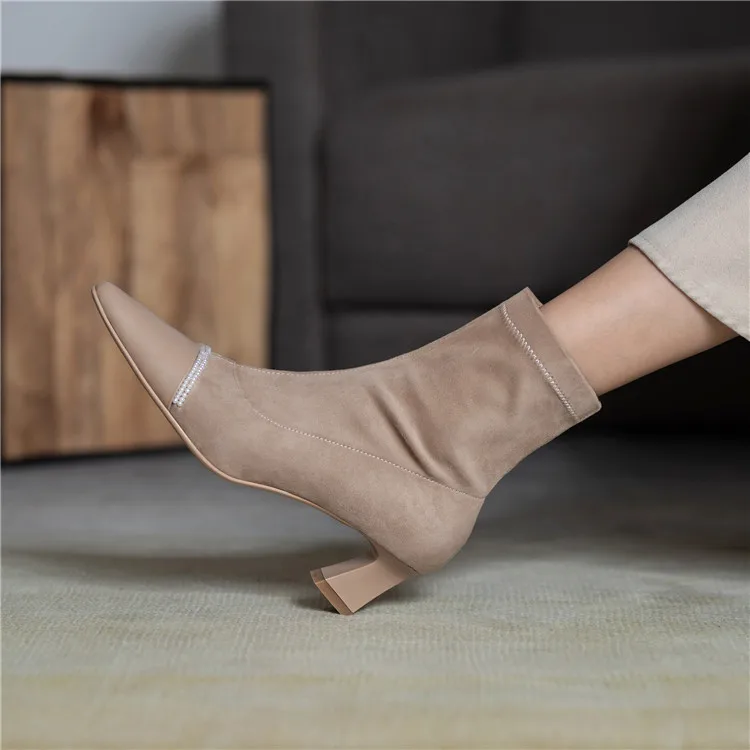 

2020Autumn/Winter New Pearl Mid-Heel Suede Short Boots Women Fashion Pointed Toe Side Zipper Thick Heel Stretch Thin Ankle Boots
