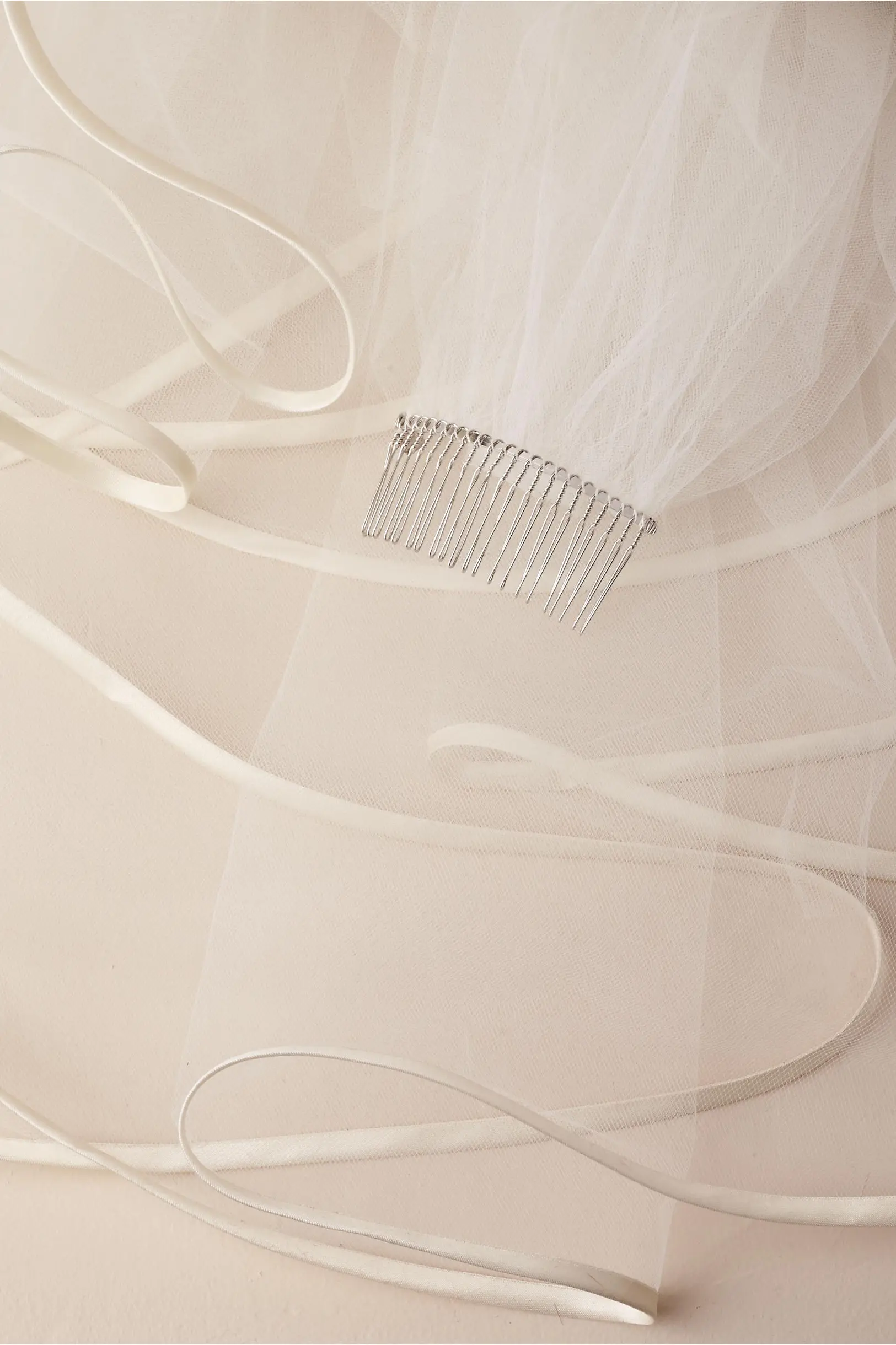 Фата свадебная Длинная фата невесты с гребнем 2 метра лентой по краю свадебные