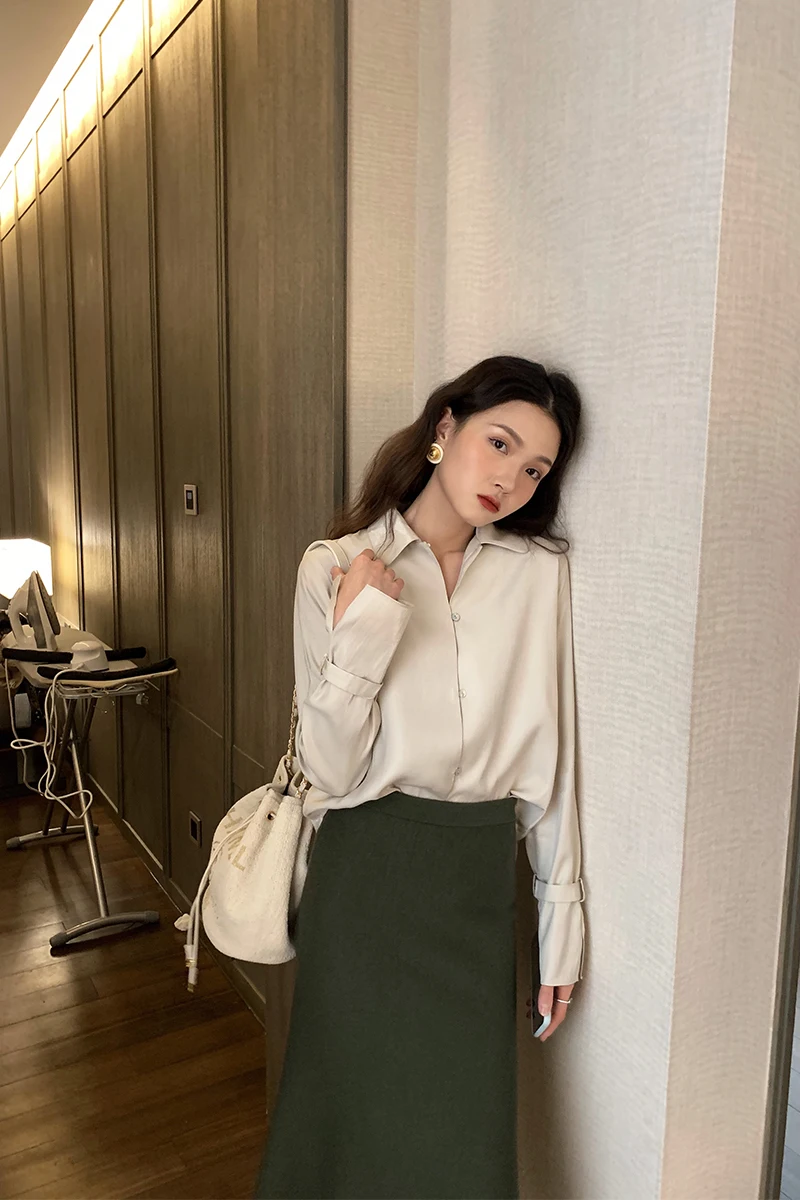 

Autumn Satin Silk Women Blouse Shirt Elegant Solid Color High Grade Loose Women Top Office Lady Long Sleeve Plus Size Tops White