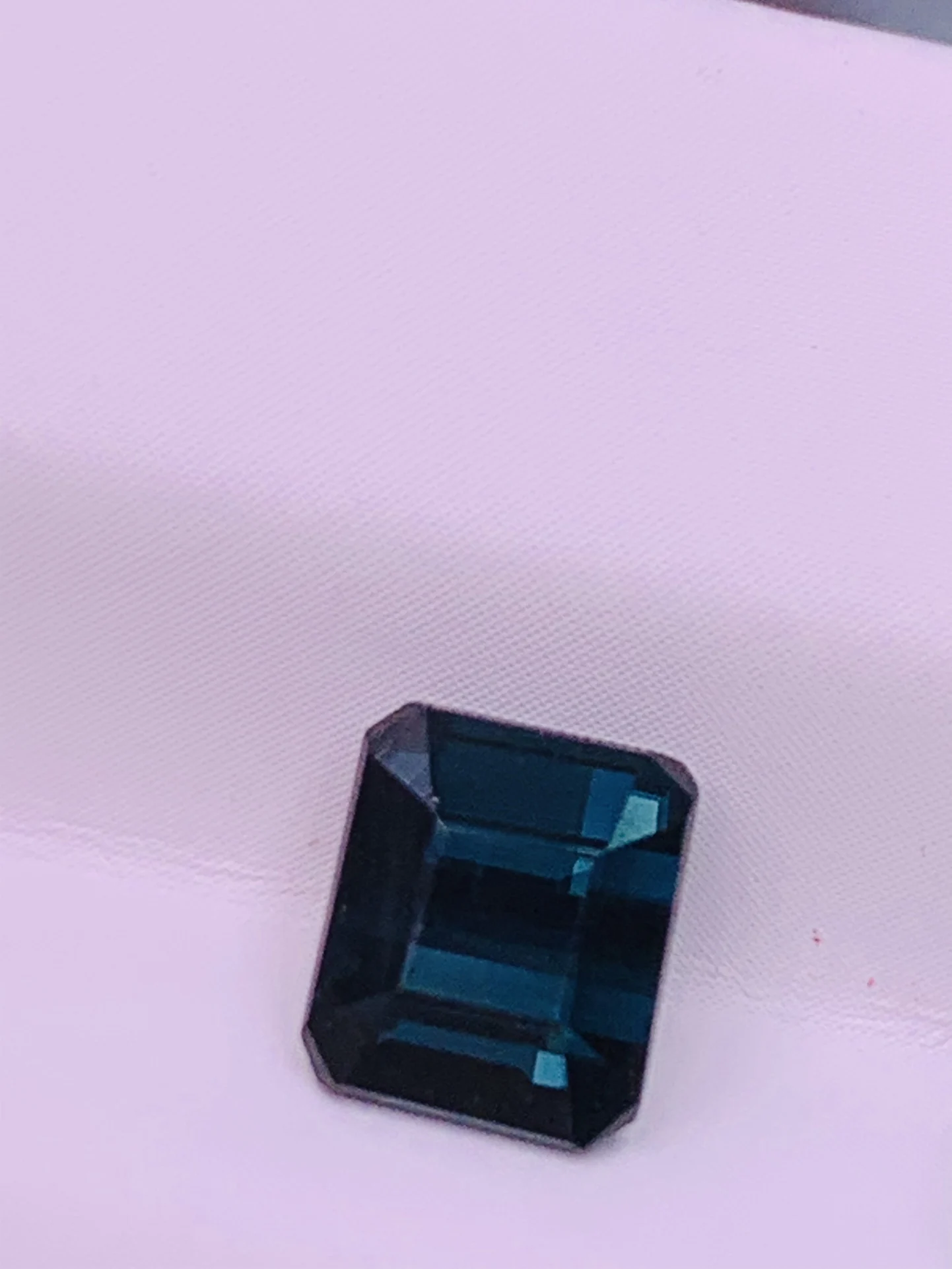 Pure natural tourmaline can be inlaid with rings or pendants 2-3 carats Navy blue green bright luster Square accessories gem