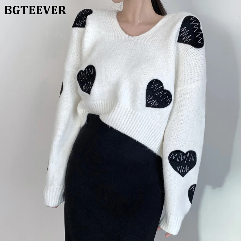 

Стильный женский свитер BGTEEVER с V-образным вырезом и вышивкой в форме сердца, джемперы с длинным рукавом, свободные женские вязаные пуловеры ...