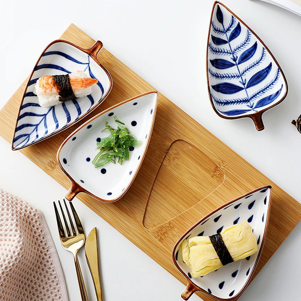 

2/4PC set Leaf Shape Ceramic Plate Seasoning Bow Small Dish Soy Sauce Dish for Kitchen Dishes Sushi Cake Tray with Wooden Tray