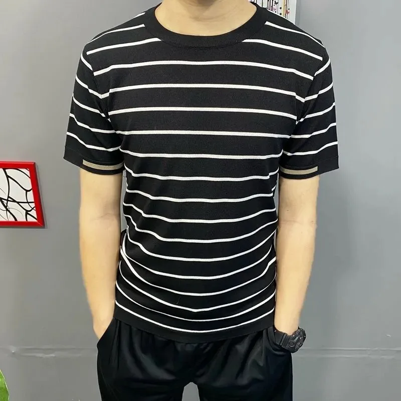

Harajuku 2021Summer Men T shirt Black White Stripes O-neck Loose Casual Men Tops Korean Fashion Couple T-shirts For Man