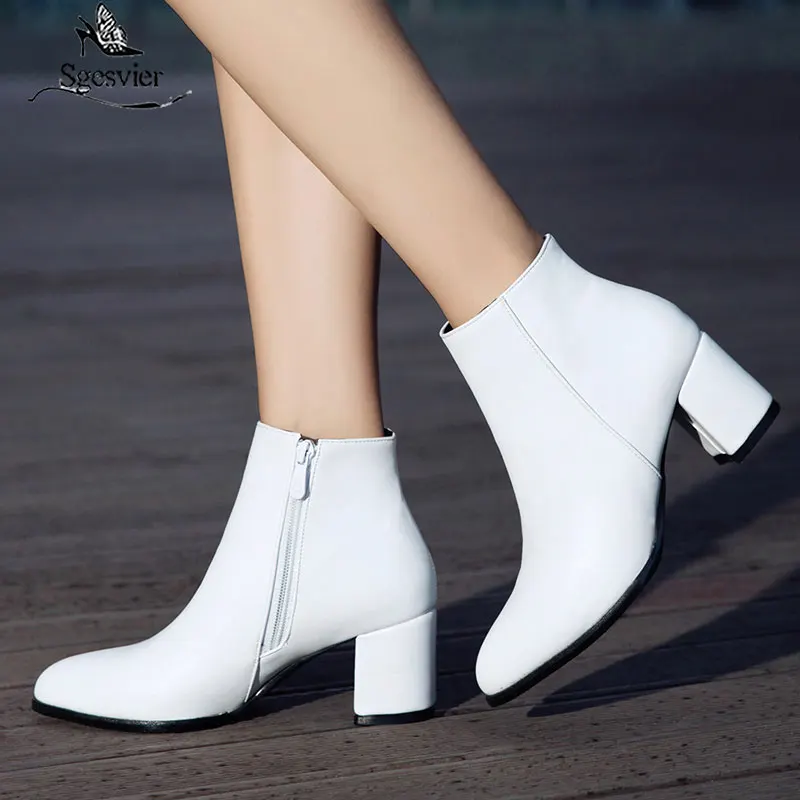 Женские ботинки белого и черного цвета Удобные ботильоны на высоком квадратном