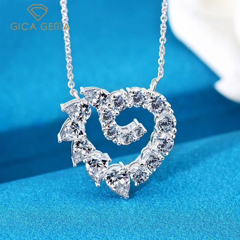 

Женский кулон из серебра 925 пробы с муассанитом