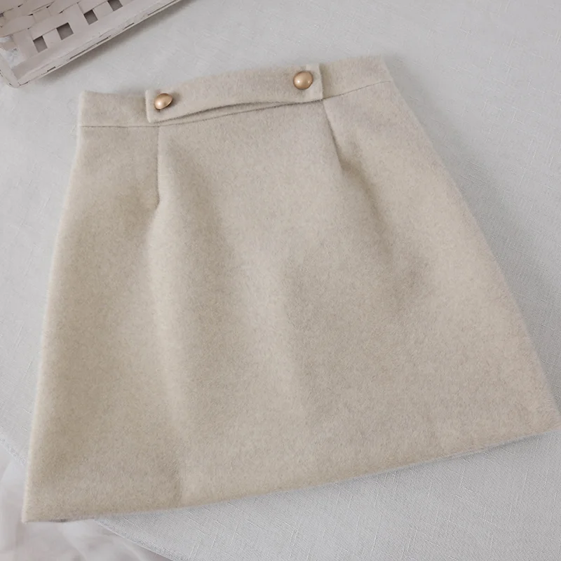 Женская юбка трапеция Lanon Однотонная трапециевидной формы длиной выше колена с