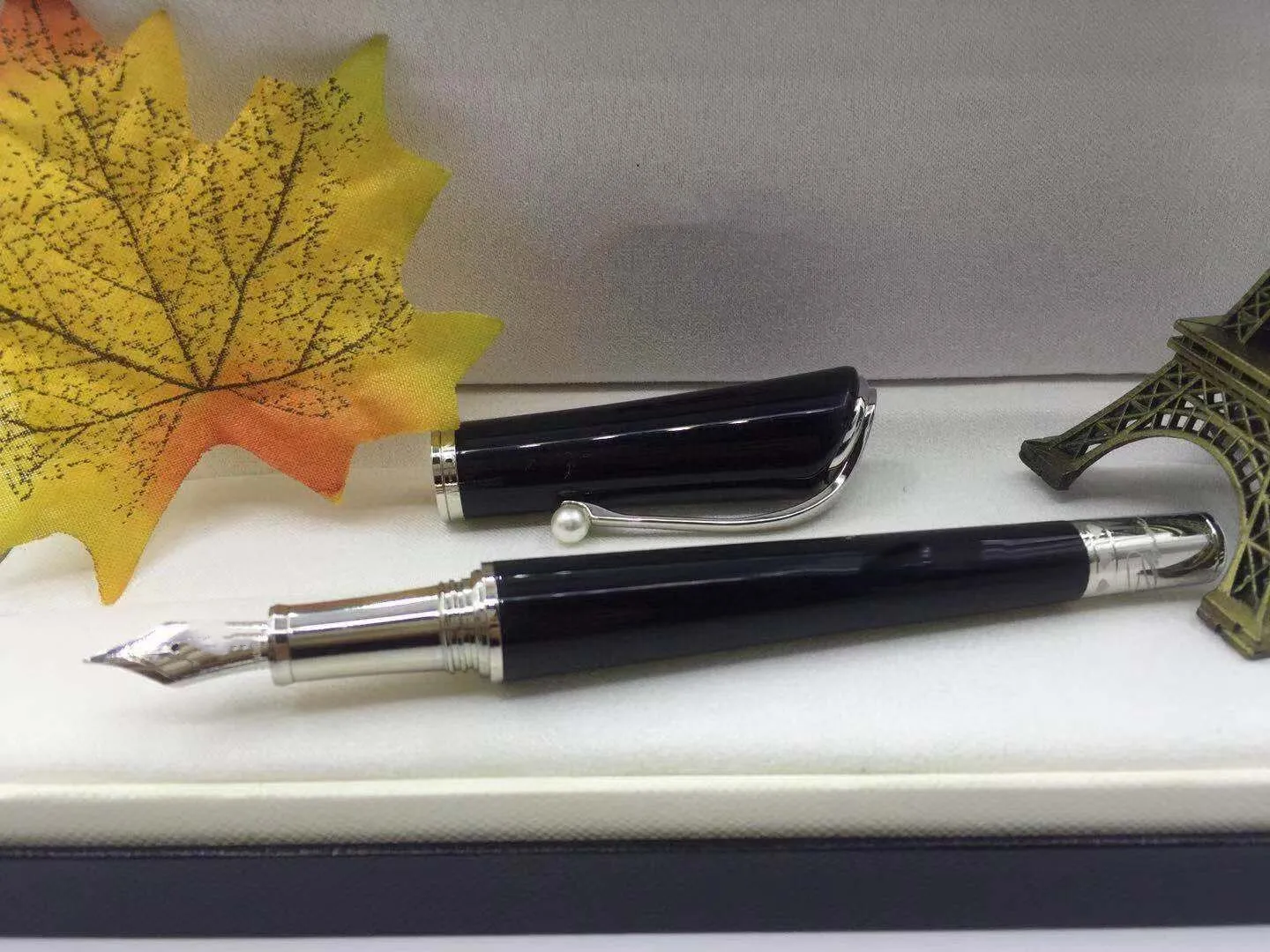 

New Style Famous brand luxury designer brand Fountain pen Top quality Business office Fountain pens Beautiful gift pen With box