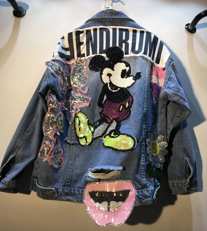 Женская джинсовая куртка рок дизайна с пайетками длинными рукавами отложным