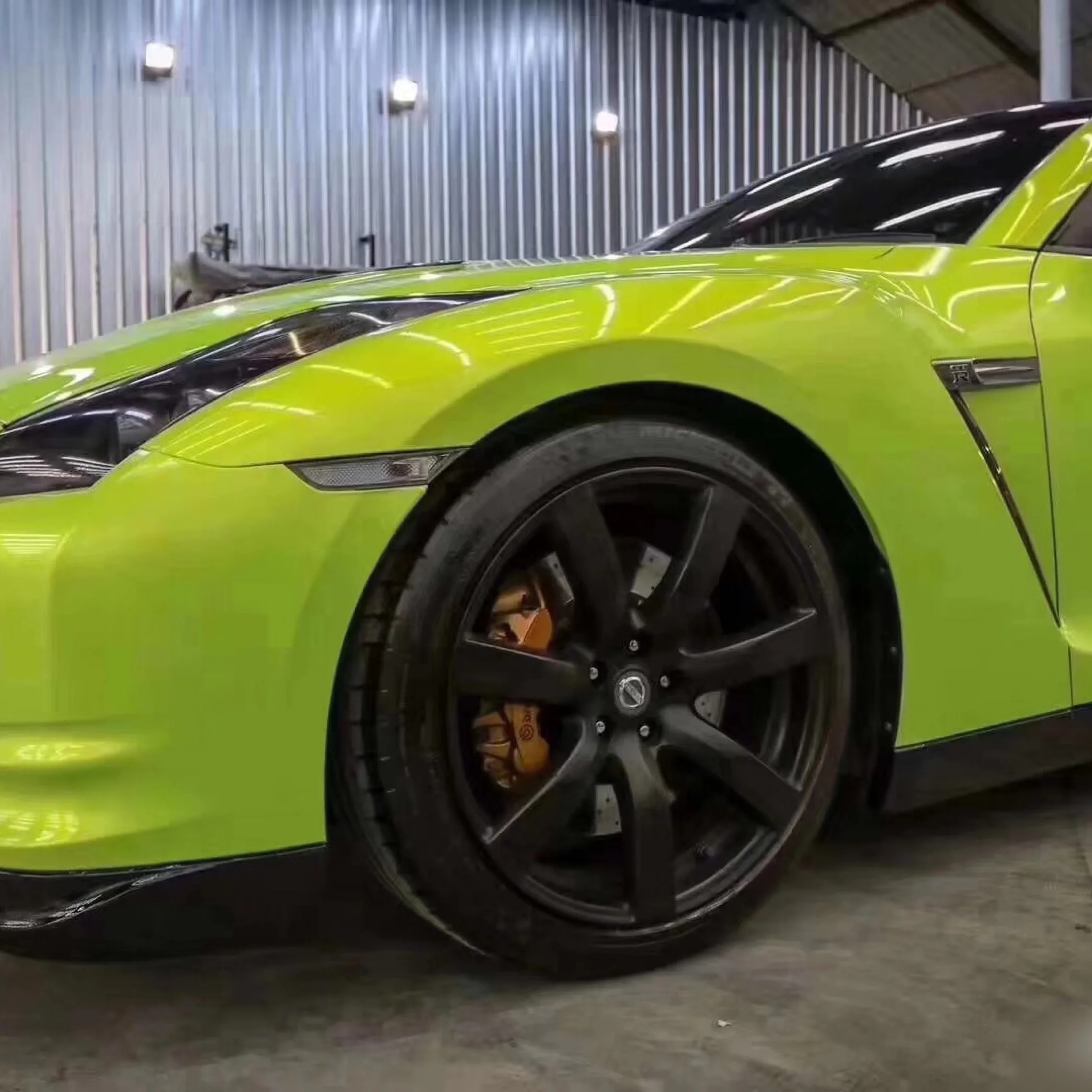 

600cmx30cm Bright Glossy Vinyl Car Wrap Stickers Fluorescent Yellow Gloss Wrapping Film For Car Hood Roof Motorcycle Scooter