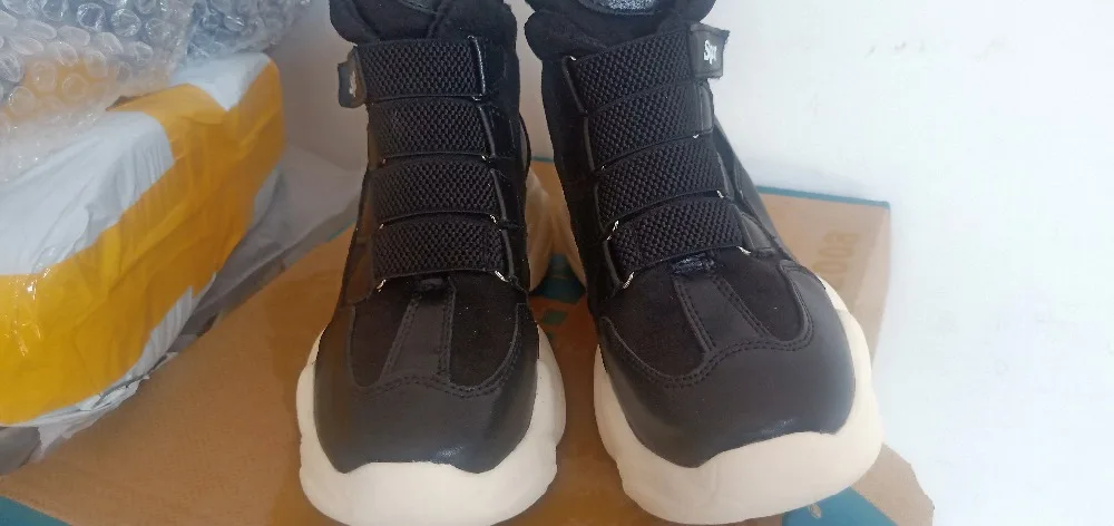 Новинка; Модные женские зимние кроссовки; Повседневная замшевая обувь на меху; кожаная обувь на платформе с плюшевой подкладкой; женская обувь на толстой подошве