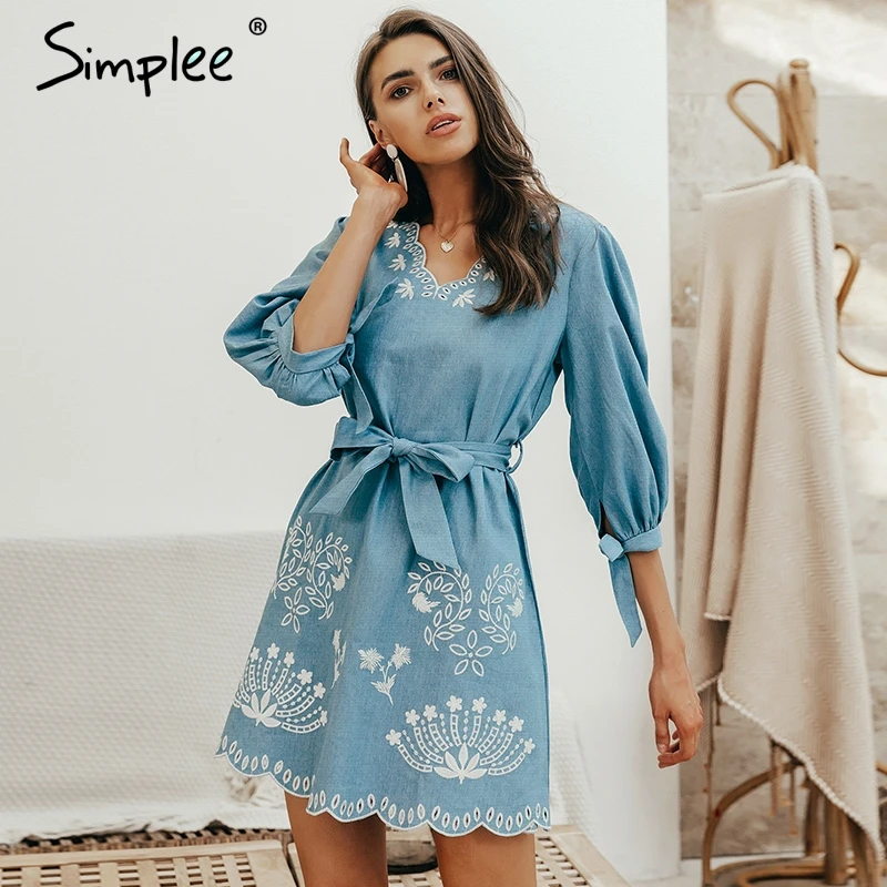 Летнее женское короткое платье Simplee, короткое синее вышитое джинсовое платье с V-образным вырезом, элегантным поясом, повседневное праздничное женское пляжное платье из денима