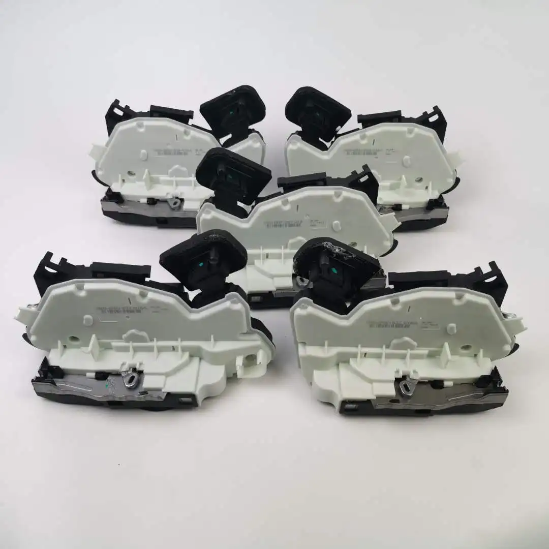 

Door Lock Latch Actuator Front Right for VW Santana Jetta Yeti Sharan Fox Golf 5K1837016C 6RF837016A 5K2837016C/A