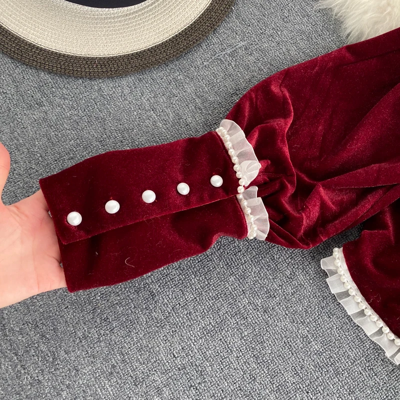 

Women Sweet Beading Square Collar Puff Sleeve Velour Blouse High Fashion Ruffles Court Style Tops Shirts