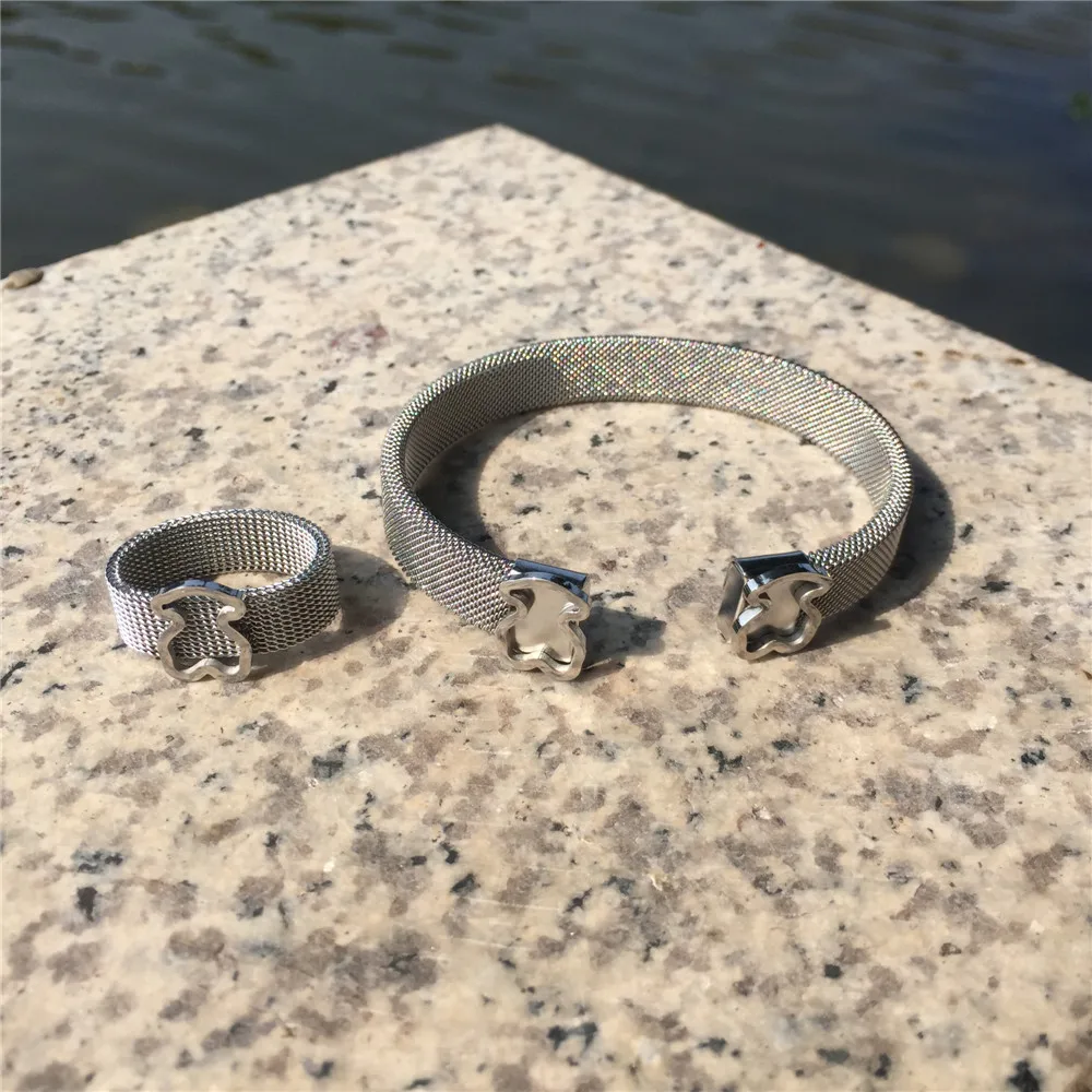 

Hollow Bear Rings Hollow Pattern Ring Gold Silver Color Classic Style Jewelry Couple Gift