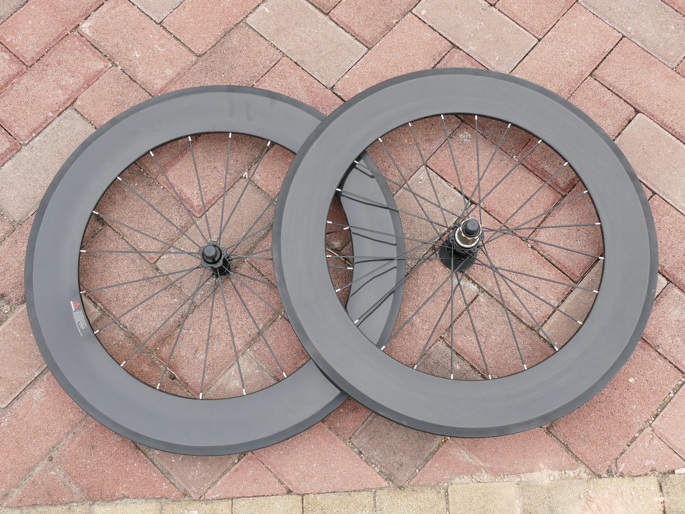 1 пара: матовая глянцевая трубчатая колесная пара из углеродного волокна 3K UD для