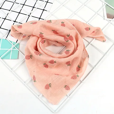 Strawberry xueya 45*45 см, детский хлопковый шарф для маленьких мальчиков и девочек, милый детский шейный платок, детский маленький квадратный шарф, мягкий нагрудник - Цвет: Strawberry xueya