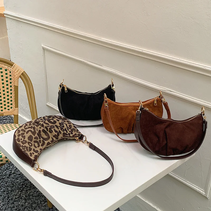 

Korean Women's Single Shoulder Leopard Armpit Niche Design Diagonal Bag