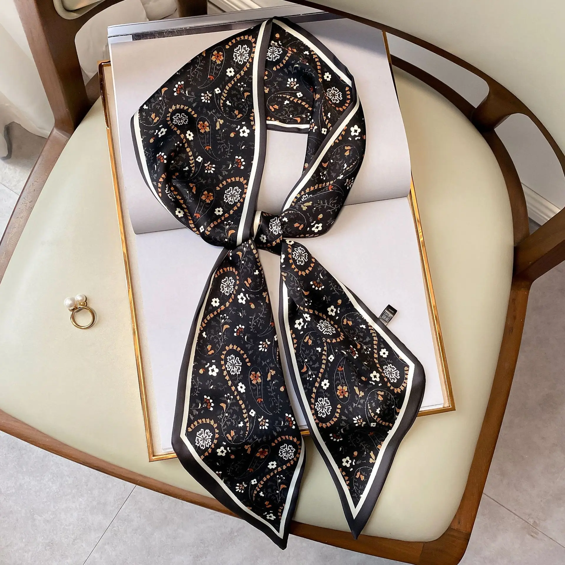 

2021 new Fashion Women Scarf Silk Satin Neck Hair Scarfs Lady's Foulard Hand Kerchief Female Elegant Head Band Tie Scarves