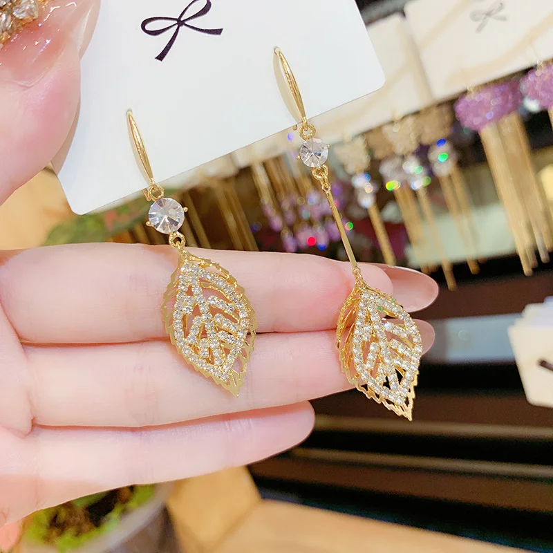 

2021 New 14K Real Gold Zircon Long Temperament Earrings for Woman Fashion Leaf Design Pendant Earrings Female Party Jewelry Gift